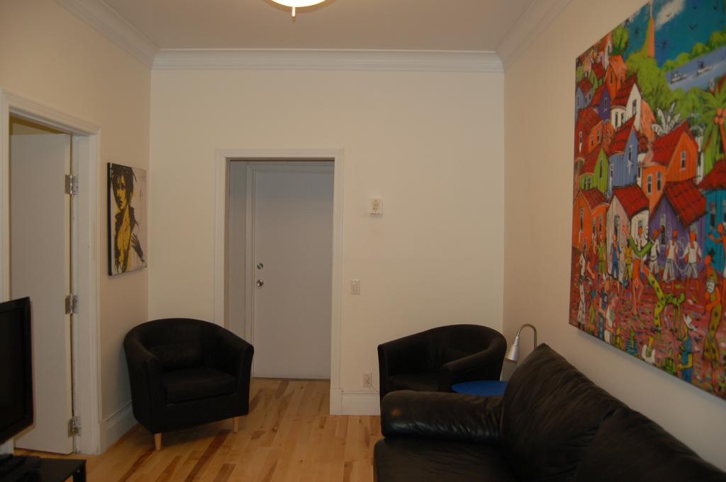 Le Chasseur Bed & Breakfast Montreal Exterior photo